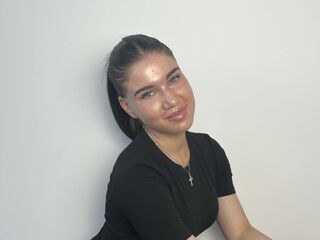LindsyDesue
