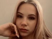 camgirl masturbating with dildo EleonoraTutuska
