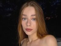girl nude EmilliaFox