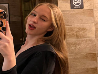 bedroom web cam IleanaNiese