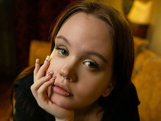 girl shaving pussy SarandaRyan