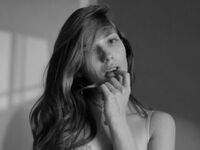 camgirl playing with dildo SophieLix