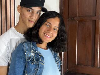 naughty cam girl sucking cock CnadyAndOliver