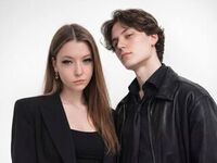 naked camcouple LeoAndMira