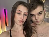 chatroom cam VikkiGeorge