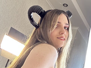 camslut fingering pussy AaliceWalter