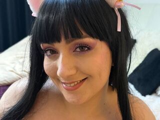 naughty camgirl AdelineDevin