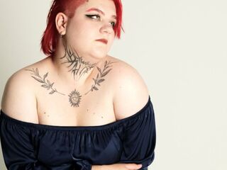 closeup web cam AlisonMust