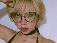 cam girl masturbating with sextoy AmelieMari