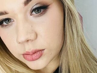 camgirl showing pussy AminaDigges