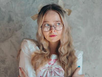 naughty camgirl fingering pussy BellaMorley