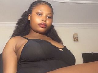 naked cam chatroom BellaVine