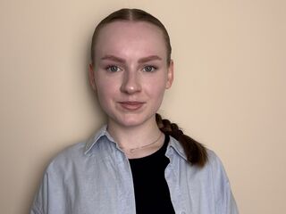 camgirl porn web cam BettyannGrenon