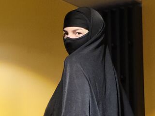 naked cam girl picture BiaBlack