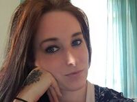 masturbating webcamgirl BrookeMoon
