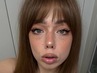 naked cam chatroom CaitlinBlethen