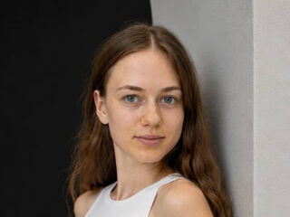 beautiful cam girl CleoraClouden