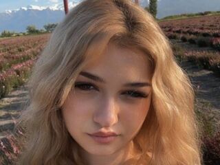 girl cam nude CloudyFox