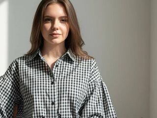camgirl playing with dildo ColanieDelss