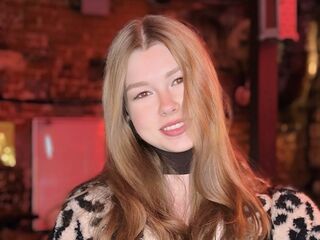 cam girl masturbating DainaThroneberry