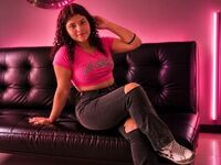 naughty cam girl fingering pussy DaisyRouse