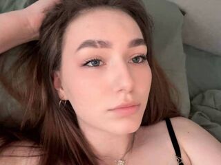 cam girl masturbating with vibrator DianaKuakini