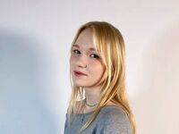 hot cam girl ElmaKinnunen