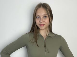 naked camgirl masturbating with vibrator ElviaSix