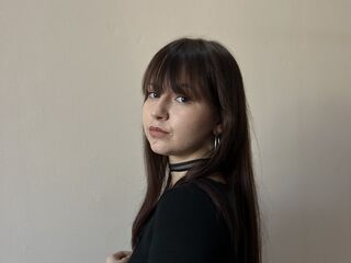 cam girl fingering pussy FloHaake