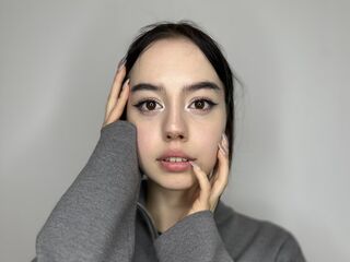 girl cam HannahDinizo