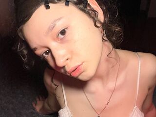 beautiful camgirl JolynnOssman