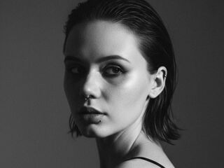 fingering camslut JudithSterett