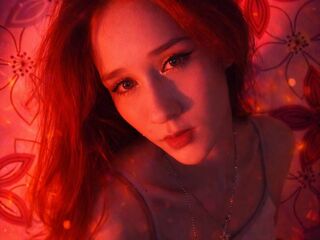 naughty cam girl masturbating with dildo JulieCusanelli