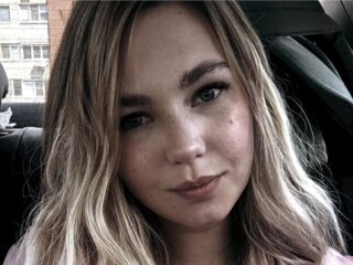 masturbating webcamgirl KandyWeiss