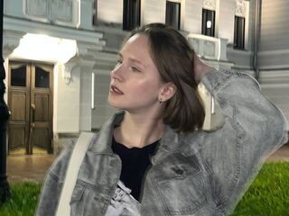 chat with cam KrissyJn