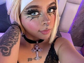 naked camgirl masturbating with vibrator KylieBaker