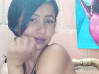 live webcam performer LauSommers