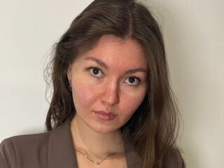 shaved pussy cam LeilaCoocher