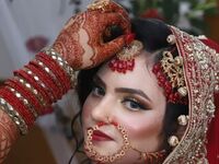 girl fingering pussy LiliNora