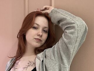 naughty cam girl fingering pussy LindaBenne
