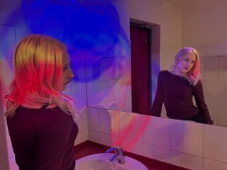 erotic webcam LucilleWiste