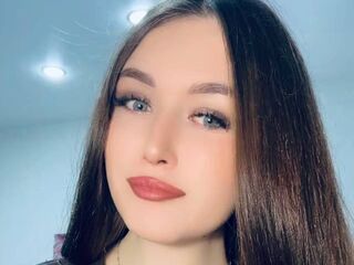 girl shaving pussy MargotAniston