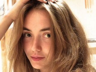 livecam photo MargotMcerlean