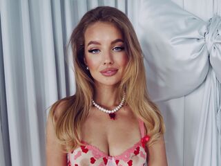 masturbating camgirl MayaGal