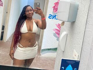 girl fingering pussy MishelDaza