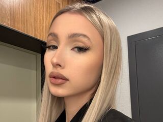 sexy webcam girl MyongDegado