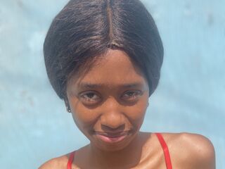 girl topless SelenaTate