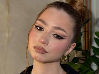 topless webcam girl SeyolaHilgerst