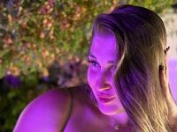 cam girl masturbating with dildo TarahZullo