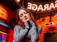 sexy camgirl XeniaUsher